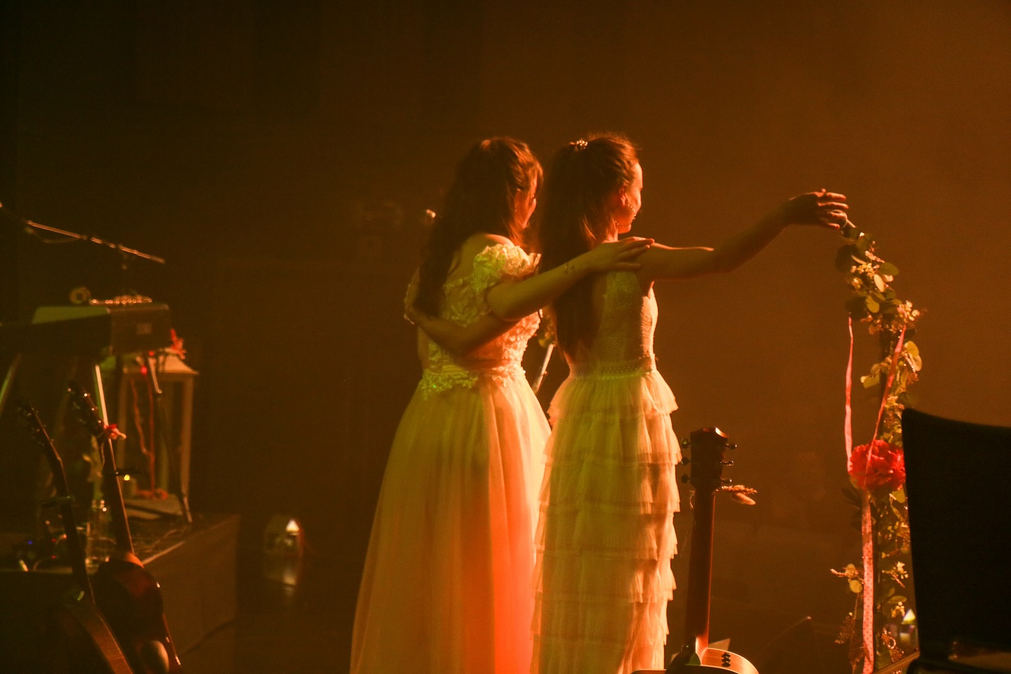 Lullaby Embrace live optreden